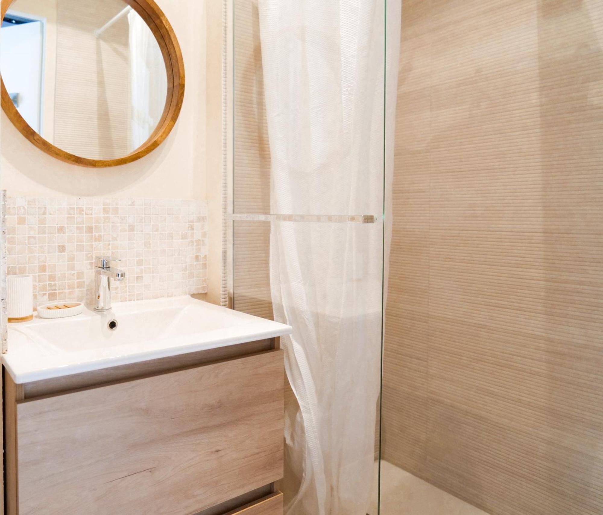 Appartement Renove Avec Gout Et Idealement Situe A Deux Pas Du Remblai レ・サ​​ーブル・ドロンヌ エクステリア 写真